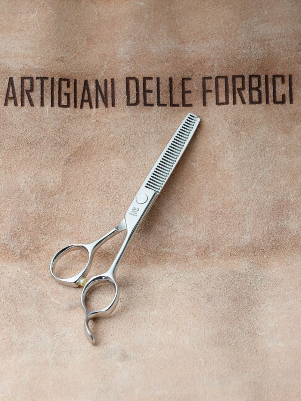 Forbici da Parrucchiere Hamaguri per Sflotitura, Modello Senkei 5,5", 30 Denti profilo a V - immagine 2